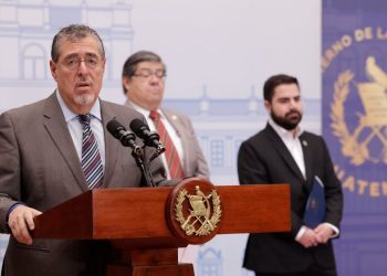 Presidente Bernardo Arévalo viaja México para participar en toma de posesión de Claudia Sheinbaum