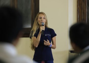 Estudiantes hacen conciencia sobre la importancia del cambio en la cultura ambiental.