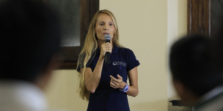 Estudiantes hacen conciencia sobre la importancia del cambio en la cultura ambiental.