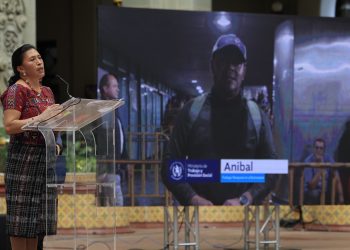 La titular del Mintrab invita a la población a participar de los programas de trabajo implementados en su cartera. /Foto: Gilber García.