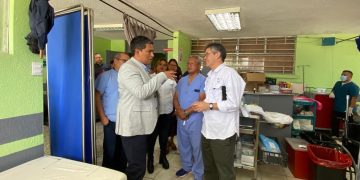 Ministro Joaquín Barnoya supervisa el servicio de Salud en Huehuetenango. /Foto: MSPAS.