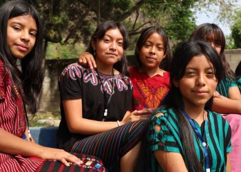 El Mides apoya a jóvenes entre 11 y 24 años por medio de la Beca Social de Educación Media. /Foto: Mides.