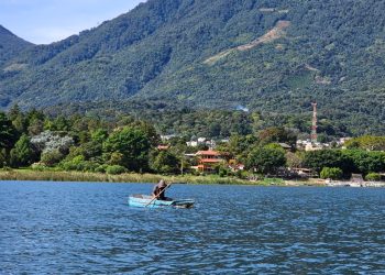 Con esta nueva medida, se espera que los recursos hidrobiológicos del lago puedan ser gestionados de manera más eficiente y sostenible. / Foto: MAGA.