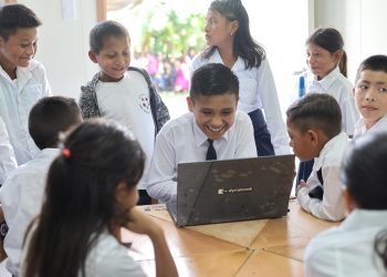 El CIV instaló las dos aulas para el beneficio de la educación. / Foto: CIV.