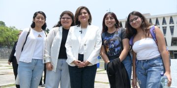 Karin Herrera ha destacado su compromiso con apoyar a los universitarios. /Foto: Gobierno de la República.