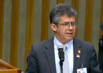 El ministro Joaquín Barnoya participó en un encuentro de Naciones Unidas sobre el panorama de la resistencia a los antimicrobianos. /Foto: MSPAS.