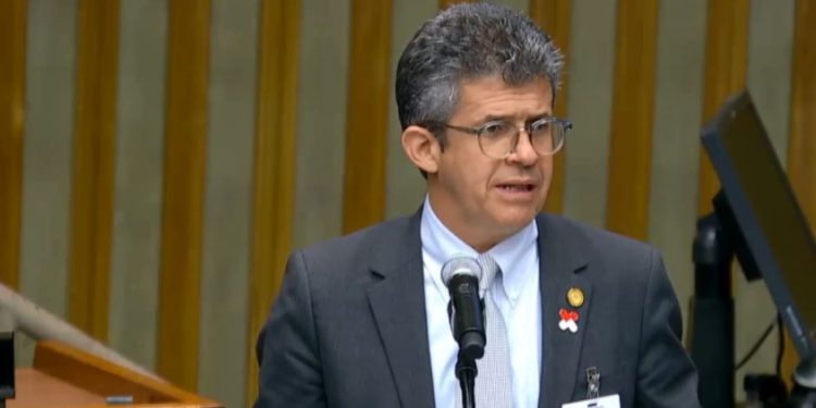 El ministro Joaquín Barnoya participó en un encuentro de Naciones Unidas sobre el panorama de la resistencia a los antimicrobianos. /Foto: MSPAS.