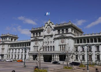 Tour gratuito del Inguat recorrerá lugares emblemáticos de la ciudad, entre ellos el Palacio Nacional de la Cultura. /Foto: Gilber García.