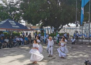 Celebran acto cívico en el marco de los 103 años de historia y tradición de Jutiapa