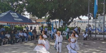 Celebran acto cívico en el marco de los 103 años de historia y tradición de Jutiapa