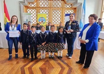 Llevan a cabo la premiación de altares patrios