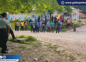 Logran acuerdo para la construcción de carretera en Sayaxché