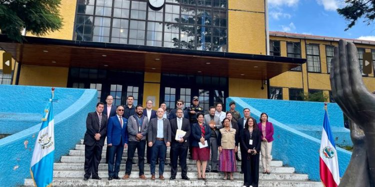 Nueva junta directiva del Centro Intercultural de Quetzaltenango