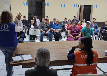 Activan alerta roja en Jalapa por dengue y lluvias en la región