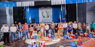 Entregan ayuda humanitaria a familias afectadas por inundaciones en Esquipulas, Chiquimula