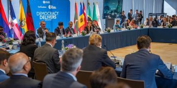 USAID en reunión con países beneficiados y socios de la iniciativa La Democracia Impulsa. / Foto: Embajada de Estados Unidos en Nepal.