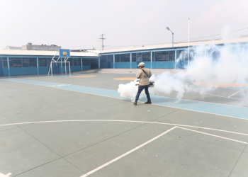 Ministerios de Salud y de Educación refuerzan plan de acción contra el dengue en los centros educativos del país. / Foto: DCA.