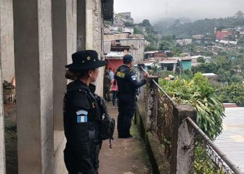 Ya hay 5 inmuebles rodeados con la presencia de la División Especializada en Investigación Criminal. / Foto: PNC.