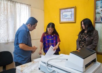MCD recibe donación de dos escáneres para manejo de información patrimonial