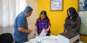 MCD recibe donación de dos escáneres para manejo de información patrimonial