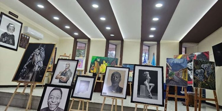 Promueven el arte jalapaneco durante exposición en el Centro Universitario de Sur Oriente