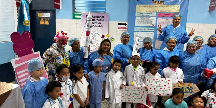 Vacunación en Acción continúa en desarrollo. / Foto: MSPAS.