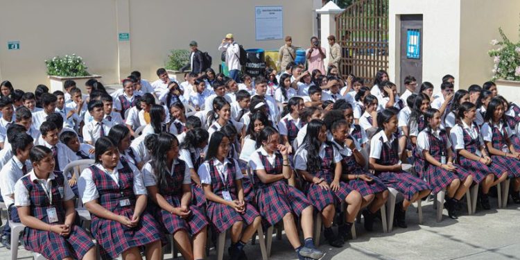 Feria informativa en el marco del Día Internacional de la Prevención de Embarazos en Adolescentes en Izabal