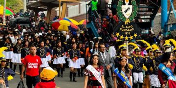 Desfile inaugural de feria patronal de Totonicapán