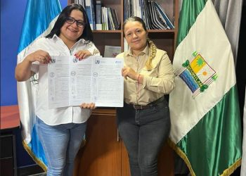 Firman convenios enfocados a mejorar el sistema de educación, red vial, agua y saneamiento para municipios de Escuintla