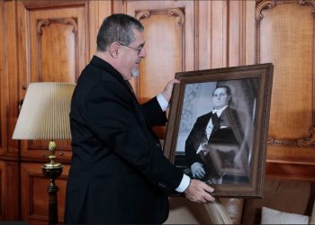 Presidente Arévalo recuerda a su padre a 120 años del nacimiento de un visionario