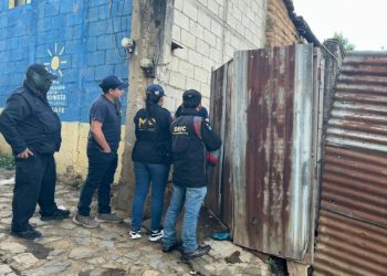 Continúan con el desarrollo de diligencias de allanamientos relacionadas con el caso de ejecuciones extrajudiciales ocurridas en San Andrés Itzapa, Chimaltenango./ Foto: MP