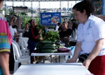 Feria del Agricultor beneficia a familias y productores en tres localidades del país