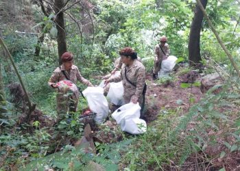 Jornada de limpieza en basurero clandestino en río Peña Blanca en Sololá