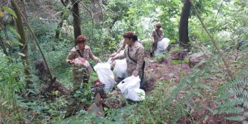 Jornada de limpieza en basurero clandestino en río Peña Blanca en Sololá