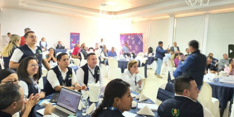 Brindan taller para sentar bases del programa Mano a Mano en San Gaspar Ixchil, Huehuetenango
