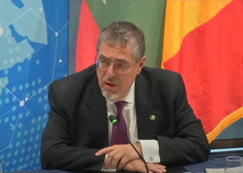 Presidente en conferencia sobre democracia de USAID. / Foto: Captura de pantalla.