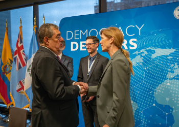 Presidente Bernardo Arévalo y Samantha Power, administradora de USAID. / Foto: @PowerUSAID.
