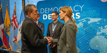 Presidente Bernardo Arévalo y Samantha Power, administradora de USAID. / Foto: @PowerUSAID.