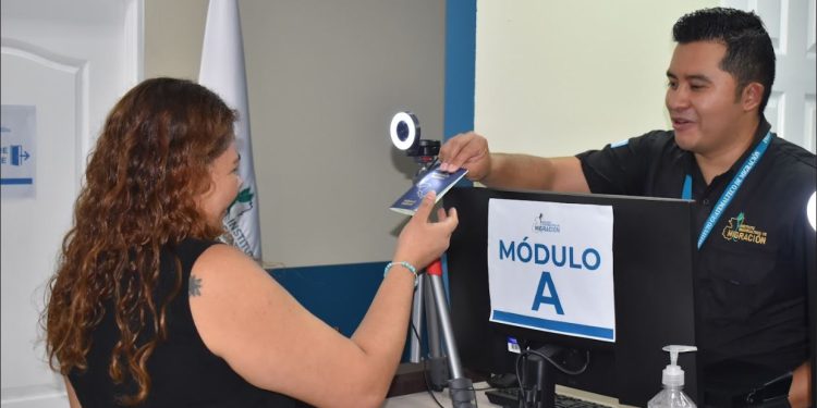El IGM reiteró su compromiso de continuar brindando un servicio ágil y seguro en la emisión de pasaportes. / Foto: IGM.