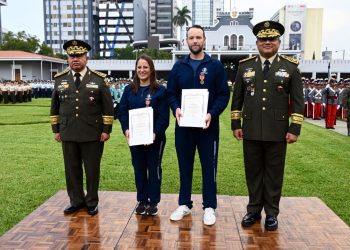 Mindef reconoce a atletas olímpicos, matemáticos y aliados institucionales en ceremonia de condecoración