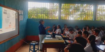 Salud y Educación trabajan de la mano para la prevención del dengue. /Foto: MSPAS.