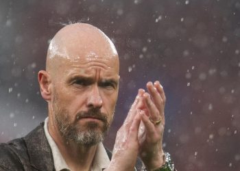 El Manchester United despide a Ten Hag