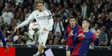 Modric se convierte en el jugador más veterano que disputa un clásico
