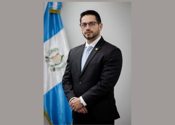 CIV acepta renuncia del viceministro administrativo y financiero, Adrián Zapata Alamilla