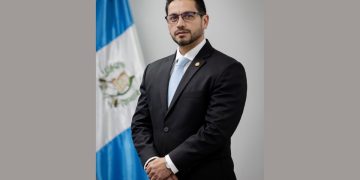CIV acepta renuncia del viceministro administrativo y financiero, Adrián Zapata Alamilla