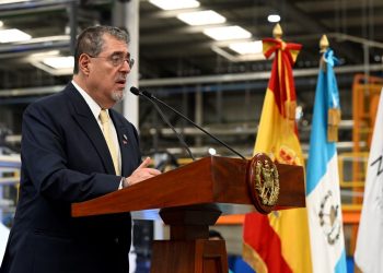 El presidente Bernardo Arévalo, durante la inauguración de la fábrica del Grupo Nextil a Guatemala. /Foto: Byron de la Cruz
