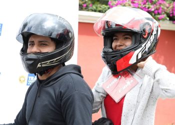 Se ha puesto especial atención en que los motoristas usen sus cascos correctamente y cumplan con todas las disposiciones establecidas en la Ley. / Foto: DT-PNC