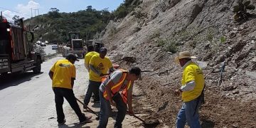 Trabajos en el kilómetro 61 de la ruta al Atlántico. / Foto: CIV.