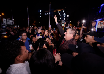 Al grito de “¡Viva Arévalo!”, el pueblo celebra con júbilo los 80 años de la Revolución del 20 de octubre