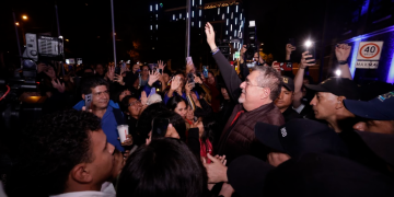 Al grito de “¡Viva Arévalo!”, el pueblo celebra con júbilo los 80 años de la Revolución del 20 de octubre